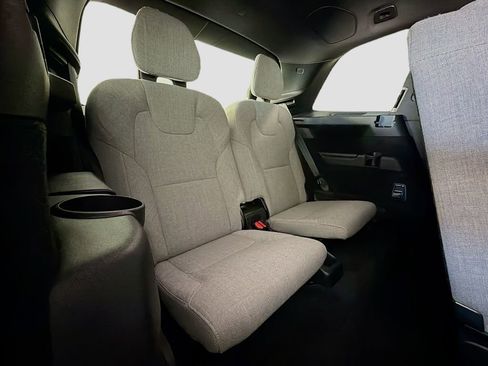 Certified 2024 Volvo XC90 T8 Ultimate w/ Protection Package Premier AWD/4WD image 29