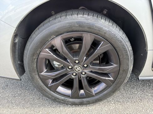 Used 2022 Toyota Sienna XSE FWD image 25
