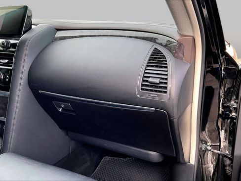 Used 2023 Nissan Armada Platinum w/ Captain's Chairs Package RWD image 19