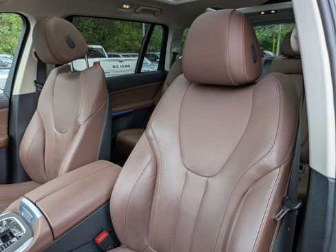 Used 2022 BMW X7 xDrive40i w/ Premium Package AWD/4WD image 15