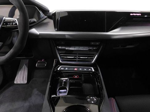 Used 2022 Audi RS e-tron GT AWD/4WD image 42