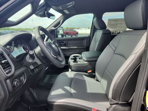 New 2026 RAM 3500 Tradesman AWD/4WD image 10