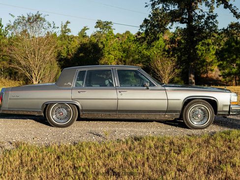 Used 1988 Cadillac Brougham image 9