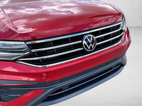 Used 2023 Volkswagen Tiguan SE FWD image 27