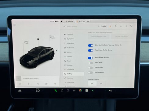 Used 2021 Tesla Model Y Performance image 30