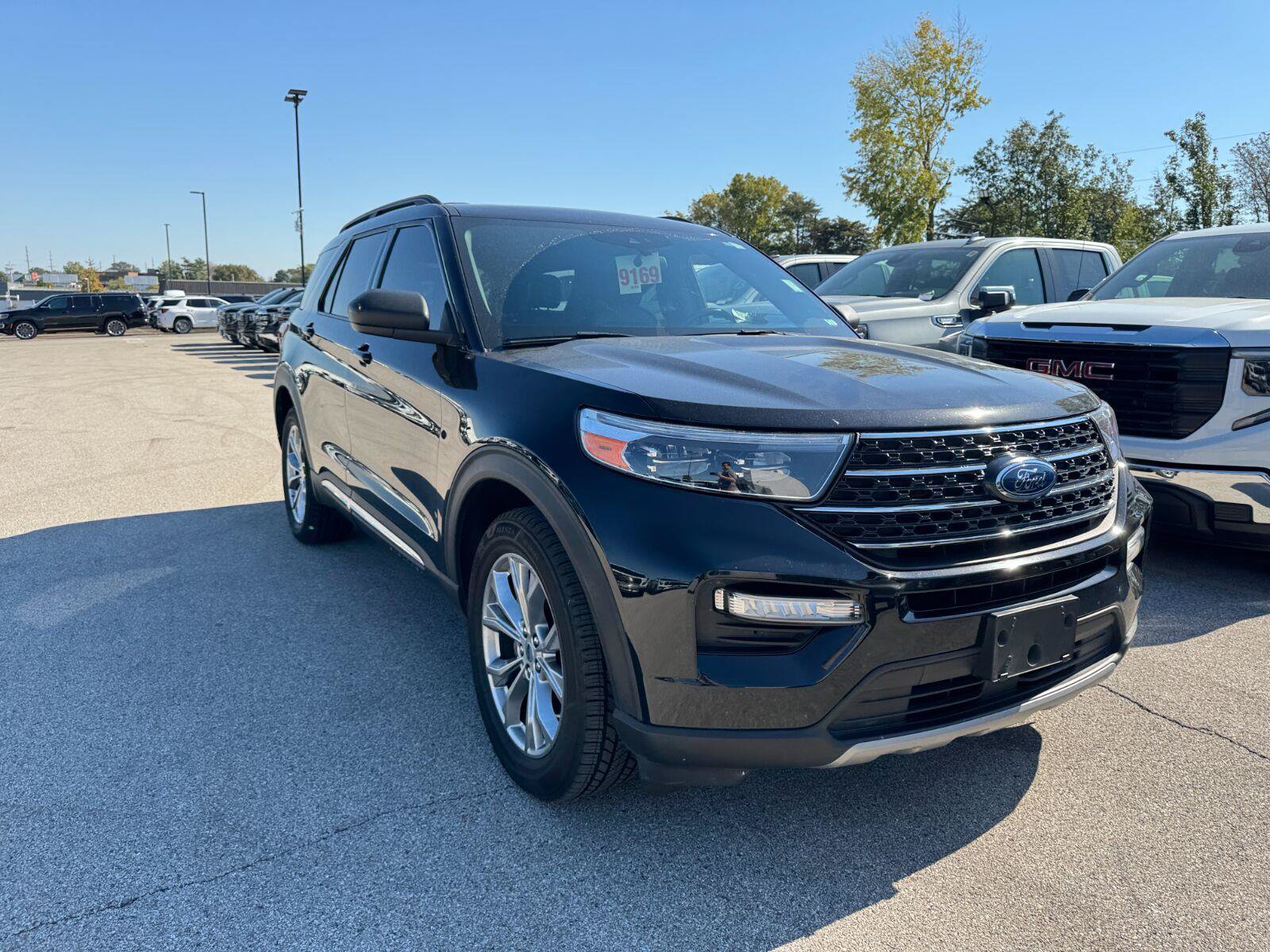 Used 2020 Ford Explorer XLT w/ Equipment Group 202A AWD/4WD image 5