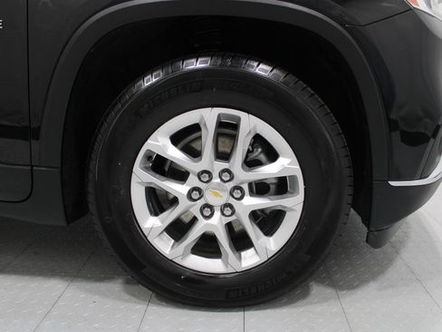 Used 2021 Chevrolet Traverse LT FWD image 5