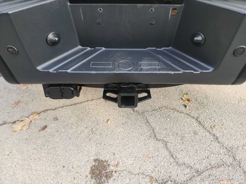 Used 2012 Ford F250 XL w/ Skid Plate Pkg image 10