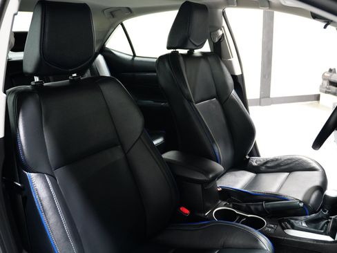 Used 2019 Toyota Corolla XSE image 13