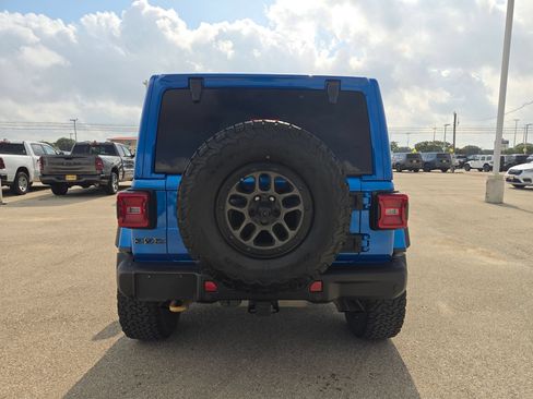 Used 2023 Jeep Wrangler Unlimited Rubicon 392 w/ Xtreme Recon 35" Tire Package AWD/4WD image 4