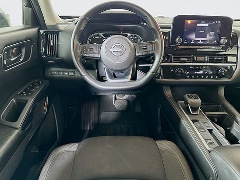 Used 2025 Nissan Pathfinder SV FWD image 21