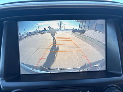 Used 2016 GMC Canyon SLT image 21