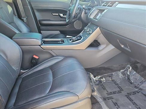 Used 2019 Land Rover Range Rover Evoque SE Premium image 20
