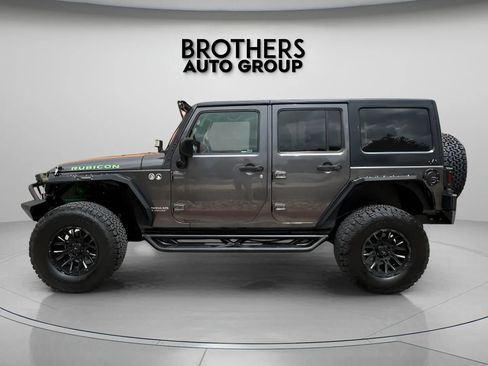 Used 2016 Jeep Wrangler Unlimited Rubicon w/ Connectivity Group AWD/4WD image 9