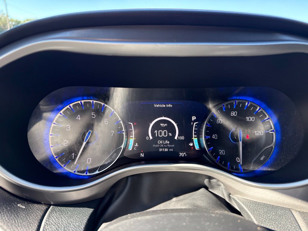 Used 2025 Chrysler Pacifica Select FWD image 19