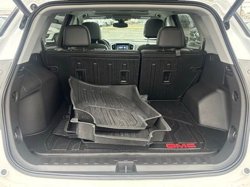 Certified 2023 GMC Terrain SLT w/ Infotainment Package II image 11