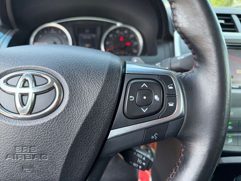 Used 2016 Toyota Camry SE FWD image 16
