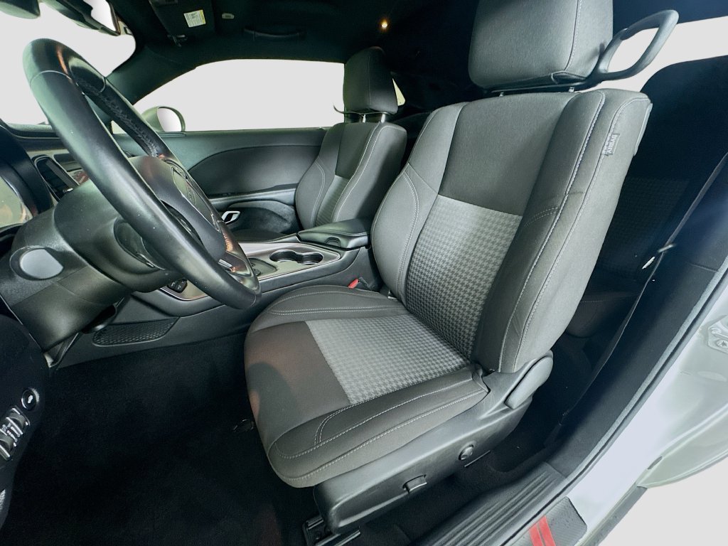 Used 2023 Dodge Challenger SXT RWD image 12