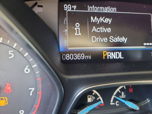 Used 2017 Ford Focus SE image 29