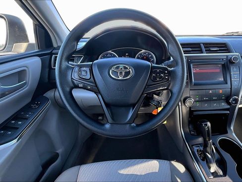 Used 2016 Toyota Camry XLE image 5