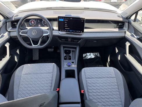 Certified 2025 Volkswagen Tiguan S FWD image 29