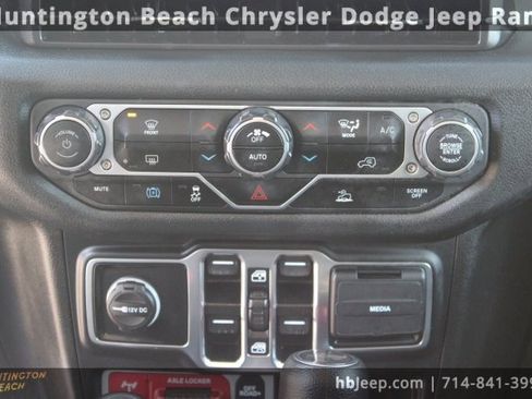 Used 2024 Jeep Wrangler Unlimited image 20