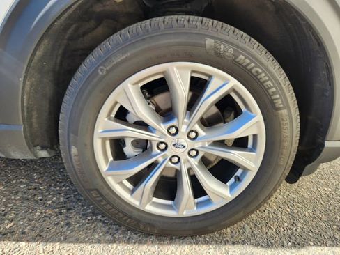 Certified 2023 Ford Explorer Limited w/ Equipment Group 301A image 22