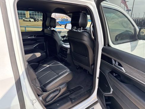 Used 2024 Jeep Wagoneer Series II image 13