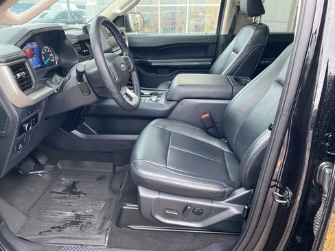 Used 2024 Ford Expedition XLT image 9
