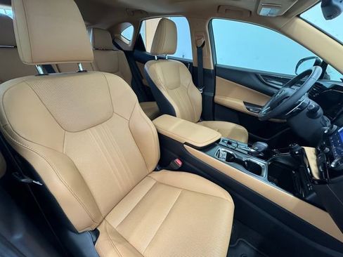 Used 2024 Lexus NX 250 FWD w/ Towing Package (2000 Lbs) image 40
