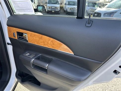 Used 2015 Lincoln MKX AWD w/ Equipment Group 102A image 40