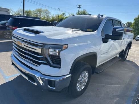 Used 2025 Chevrolet Silverado 2500 LTZ w/ LTZ Convenience Package image 10
