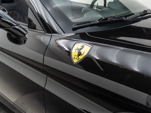 Used 2017 Ferrari California T RWD image 29
