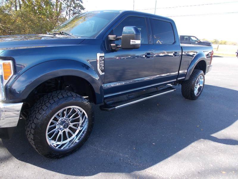 Used 2017 Ford F250 Lariat w/ Lariat Ultimate Package AWD/4WD image 7
