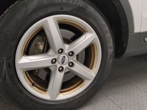 Used 2018 Ford Explorer XLT image 31