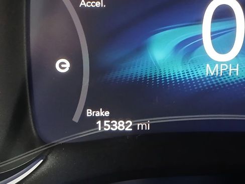 Certified 2023 Chrysler Pacifica Limited image 13