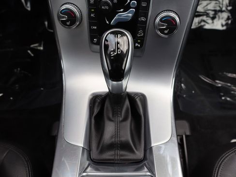 Used 2018 Volvo V60 T5 Cross Country w/ Convenience Package image 37