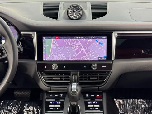 Used 2024 Porsche Macan Turbo image 24