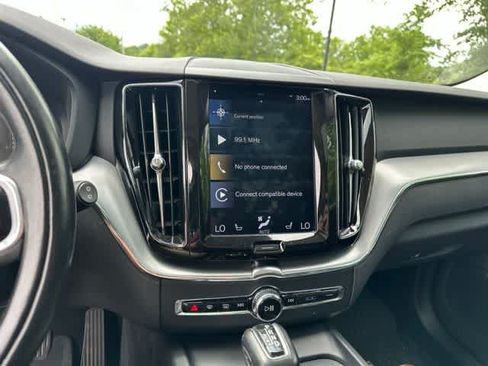 Used 2018 Volvo XC60 T6 Momentum w/ Advanced Package AWD/4WD image 10