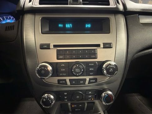 Used 2011 Ford Fusion SE image 15