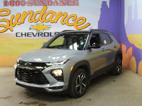 Used 2023 Chevrolet TrailBlazer RS w/ Sun and Liftgate Package AWD/4WD image 2