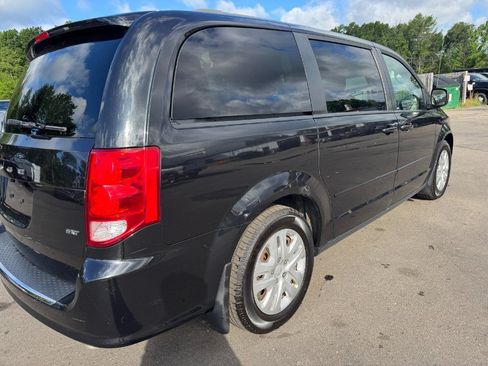 Used 2016 Dodge Grand Caravan SXT w/ Quick Order Package 29G SXT FWD image 11