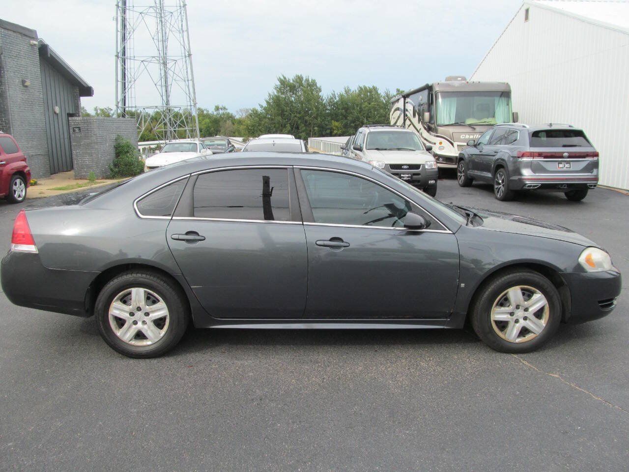 Used 2010 Chevrolet Impala LS FWD image 5