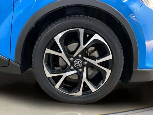 Used 2019 Toyota C-HR XLE FWD image 92