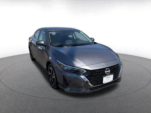 Used 2025 Nissan Sentra SV FWD image 3