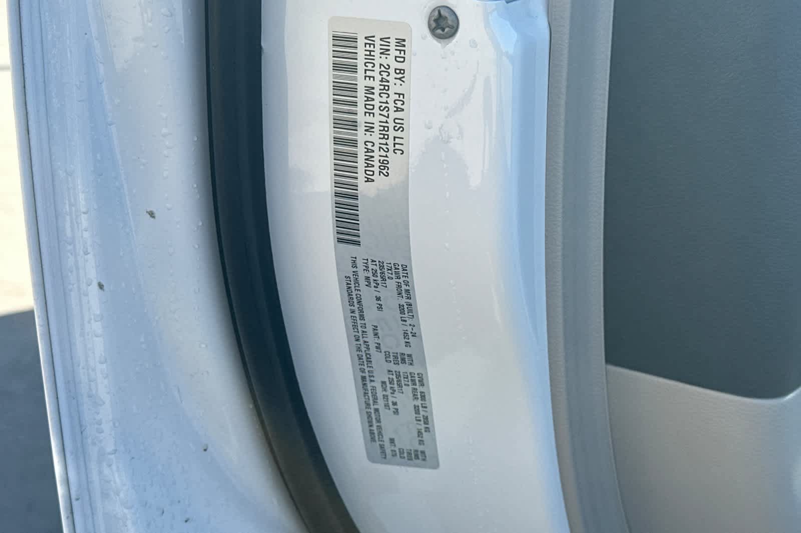 Used 2024 Chrysler Pacifica Limited FWD image 30
