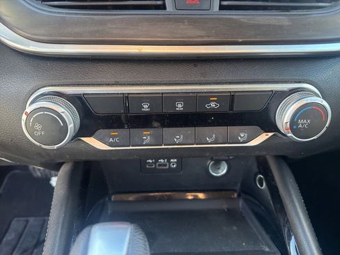 Used 2023 Nissan Altima 2.5 SV image 16