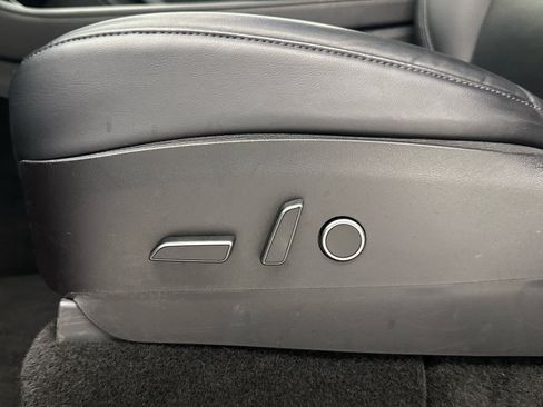 Used 2021 Tesla Model Y Long Range AWD/4WD image 12