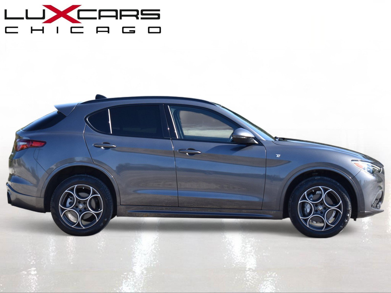 Used 2022 Alfa Romeo Stelvio Ti w/ Active Assist Plus Package AWD/4WD image 9