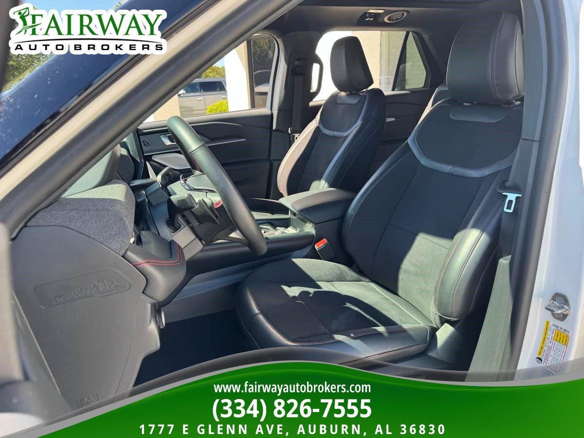 Used 2025 Ford Explorer ST w/ Sun And Sound Package AWD/4WD image 10